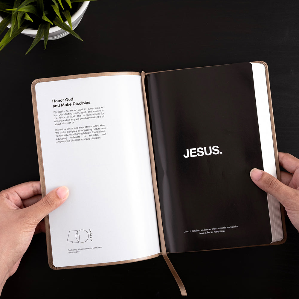 WG | The Holy Bible ESV Version (Victory)